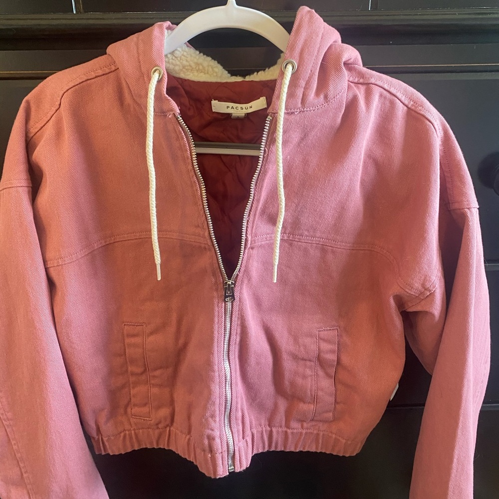 NEVER WORN Pink Cropped Winter Jacket